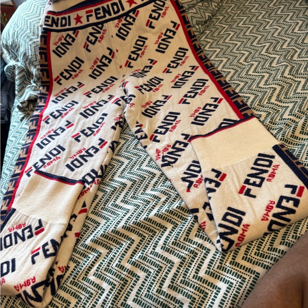 Fendi Cream and Navy Logo Scarf size 40 like new - Picture 3 of 5